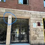 Silihome, Trastevere, Piazza Della Radio