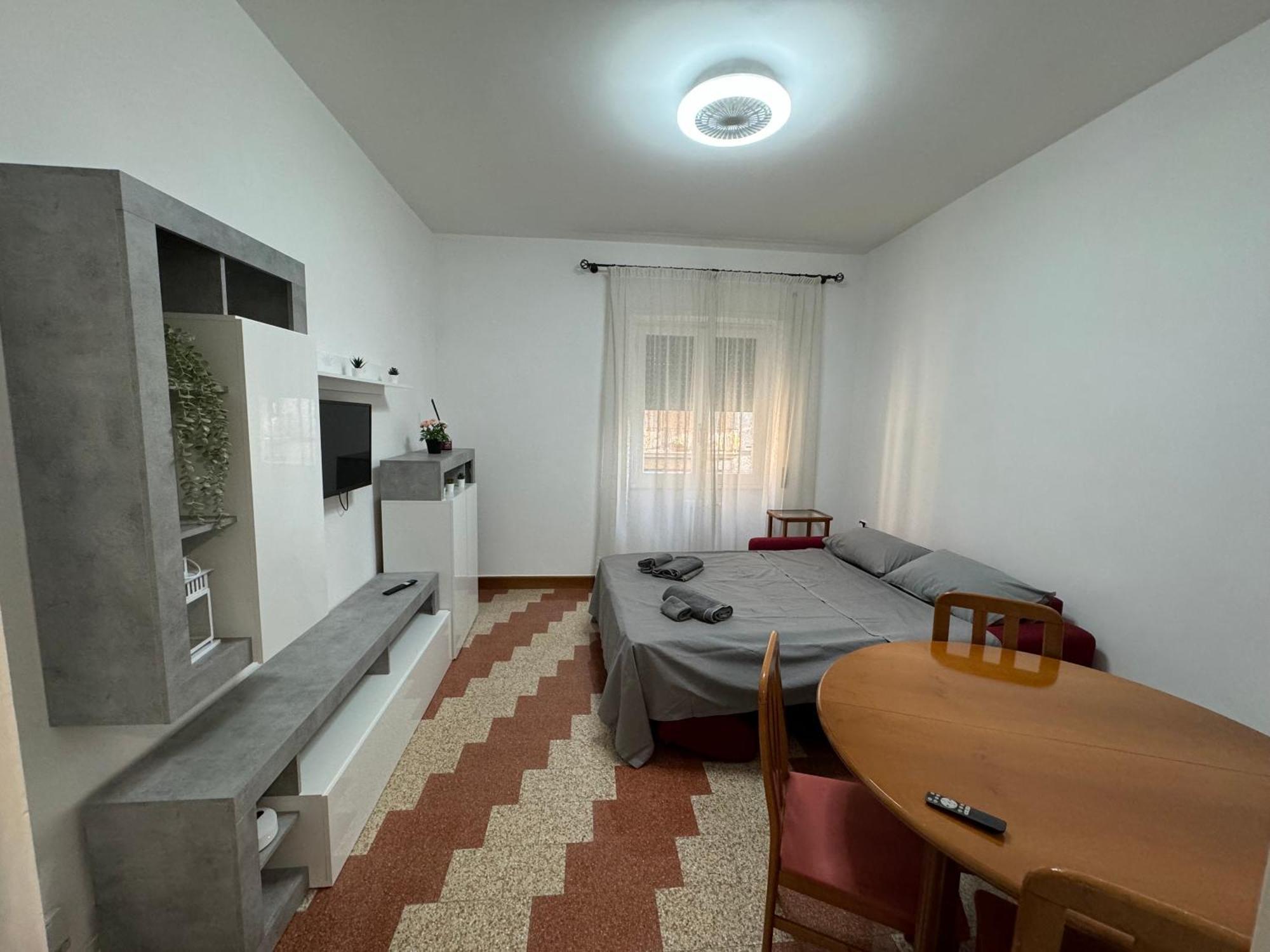 Silihome, Trastevere, Piazza Della Radio Rom