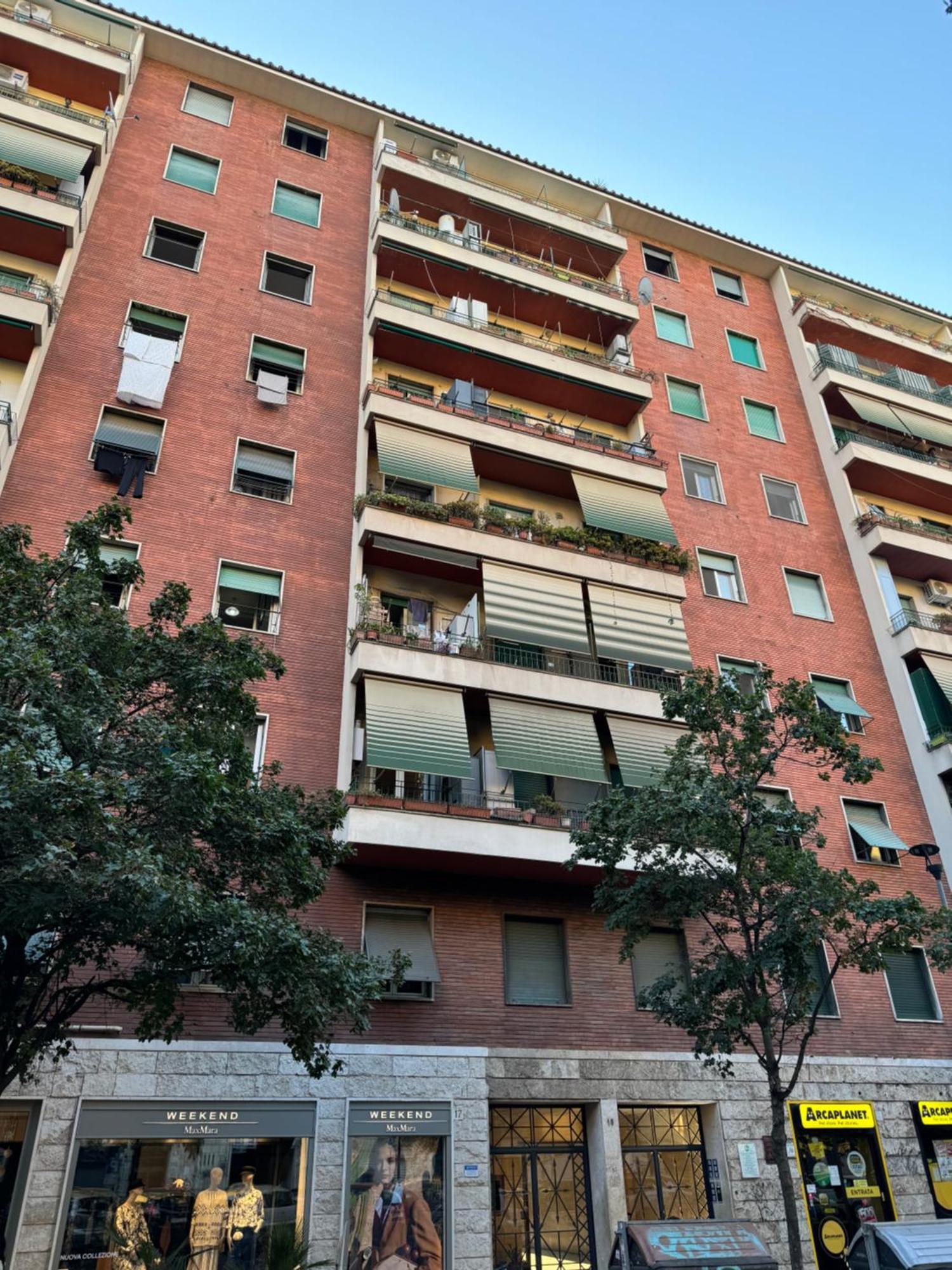 Silihome, Trastevere, Piazza Della Radio Rom